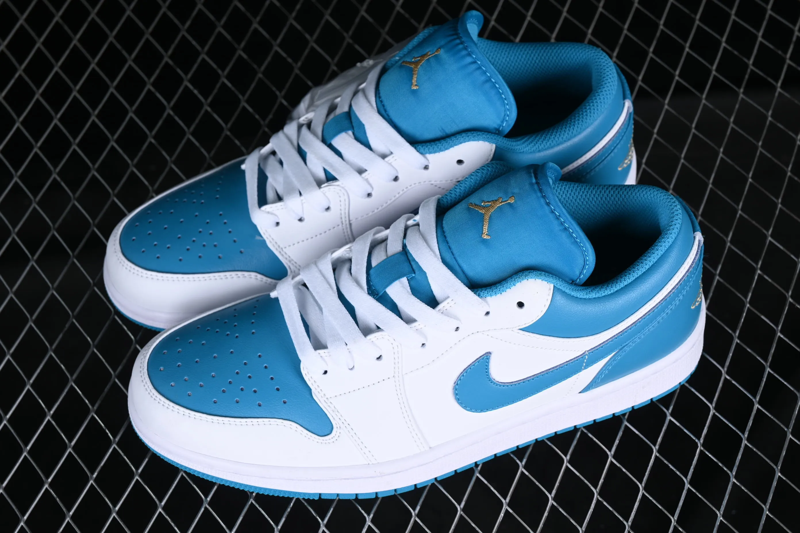 All categories Air Jordan Jordan series basketball shoes Air Jordan 1 Low Air Jordan 1 Low "Aquatone" AJ1 Joe 1 blue and white low-top cultural basketball shoes 553558-174